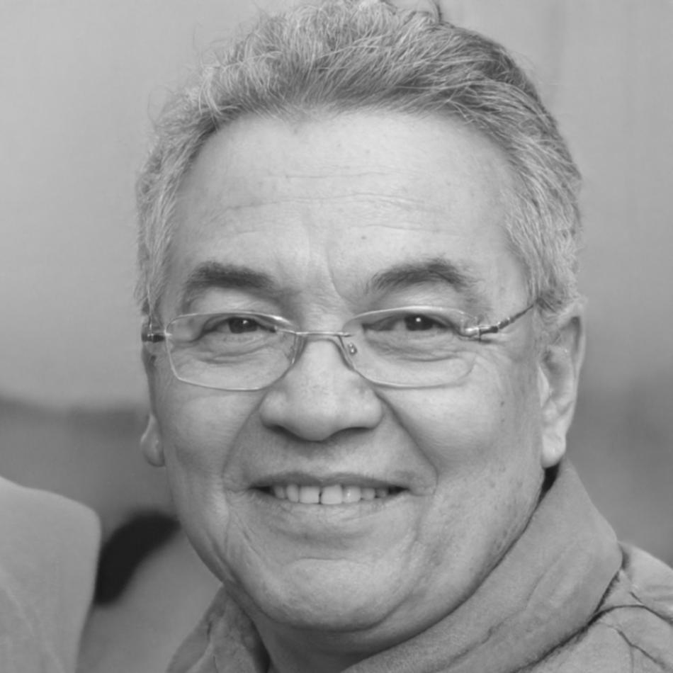 Michael Chen, Senior Financial Analyst